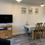 Sea Esta, The Bay, 2 Bedrooms, Patio Garden, Parking Nearby, 2 Dogs Welcome