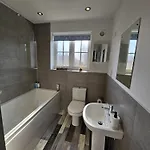 Sea Esta, The Bay, 2 Bedrooms, Patio Garden, Parking Nearby, 2 Dogs Welcome Dom wakacyjny Filey