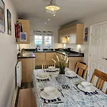 Sea Esta, The Bay, 2 Bedrooms, Patio Garden, Parking Nearby, 2 Dogs Welcome Filey