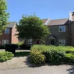 Sea Esta, The Bay, 2 Bedrooms, Patio Garden, Parking Nearby, 2 Dogs Welcome