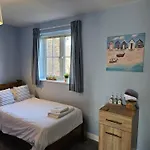 Sea Esta, The Bay, 2 Bedrooms, Patio Garden, Parking Nearby, 2 Dogs Welcome *