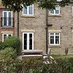 Sea Esta, The Bay, 2 Bedrooms, Patio Garden, Parking Nearby, 2 Dogs Welcome *