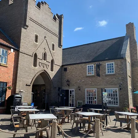 Sea Esta, The Bay, 2 Bedrooms, Patio Garden, Parking Nearby, 2 Dogs Welcome * Filey