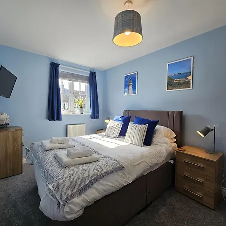 Sea Esta, The Bay, 2 Bedrooms, Patio Garden, Parking Nearby, 2 Dogs Welcome Filey