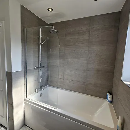 Sea Esta, The Bay, 2 Bedrooms, Patio Garden, Parking Nearby, 2 Dogs Welcome *