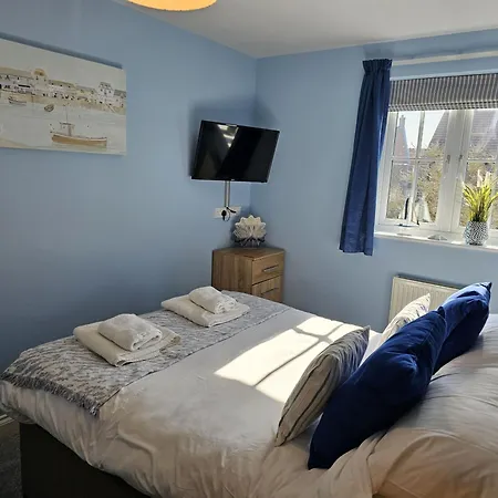 Sea Esta, The Bay, 2 Bedrooms, Patio Garden, Parking Nearby, 2 Dogs Welcome Filey
