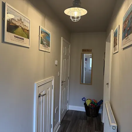 Sea Esta, The Bay, 2 Bedrooms, Patio Garden, Parking Nearby, 2 Dogs Welcome Filey